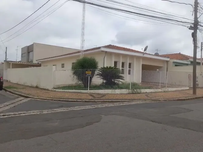 Casa 3 dormitórios venda/locação de esquina R$ 550.000,00/R$2.500,00/mês - Campo Limpo - A