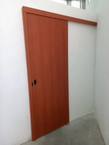 Porta de Madeira Deslizante - Elegância e Praticidade