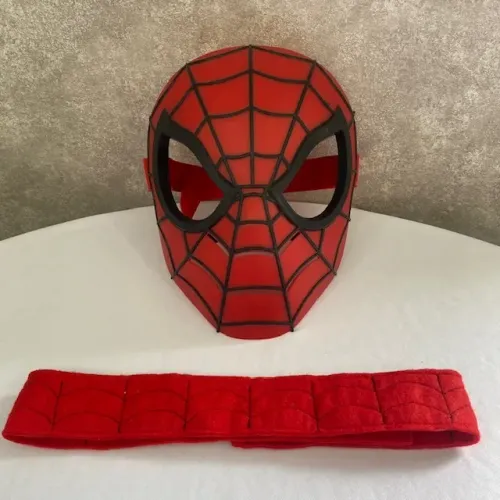 Máscara Homem-Aranha HASBRO Ajustável + Cinto De Feltro