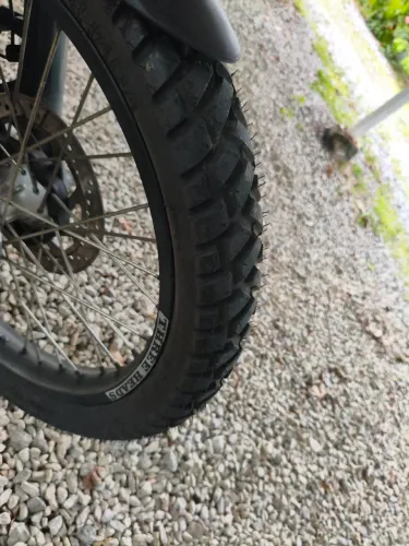 Pneu 90/90 metizeler uma semana de uso