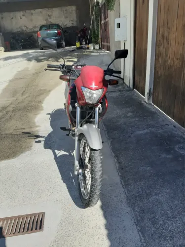 Falcon 400 bem cuidada.