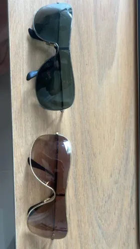 Vendo 2 óculos RayBan feminino