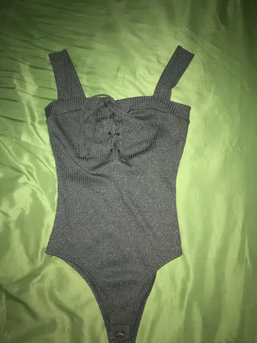 Body canelado cinza novo P
