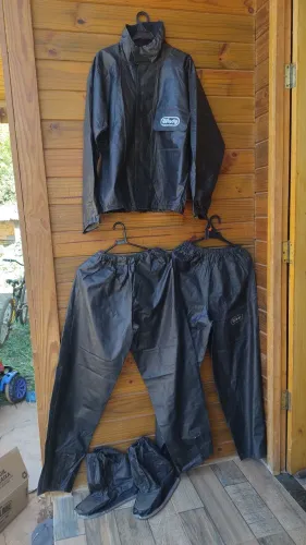 Conjunto Impermeável Windy Completo