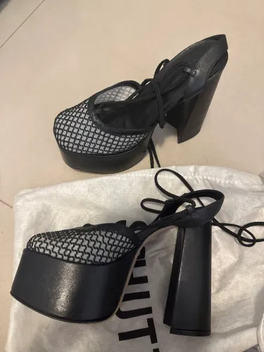 Sapato Schütz 