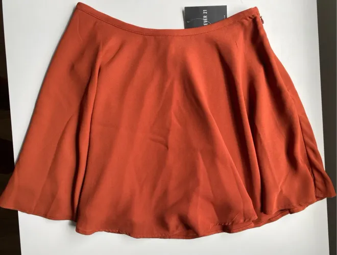 Saia curta terracota Forever 21