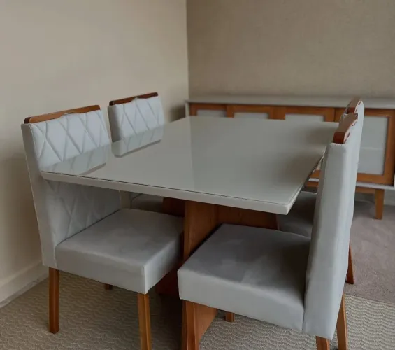 Mesa 4 cadeiras