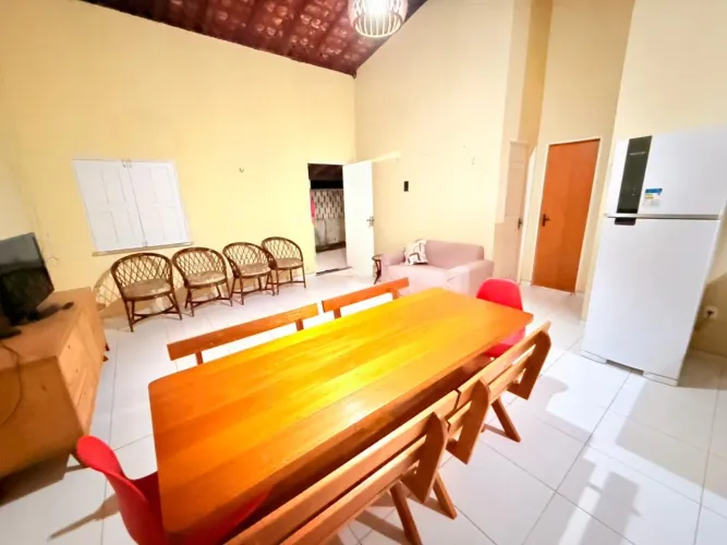 Alugam-se casa de praia no Coqueiro