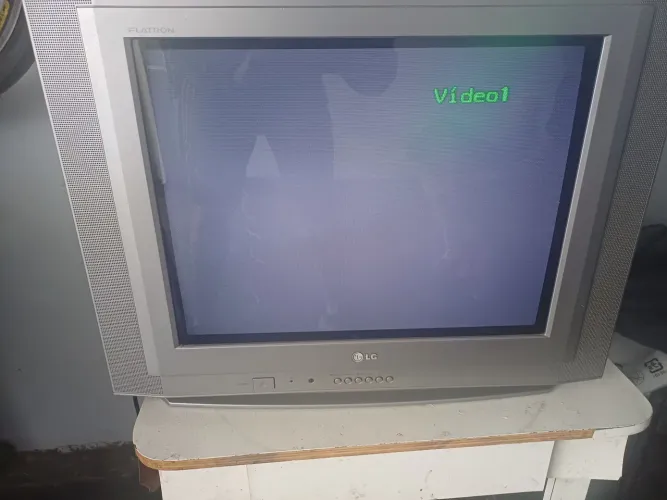 TV de tubo LG com controle