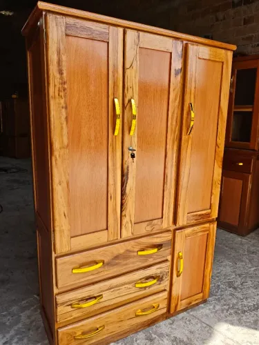 Guarda roupa de solteiro 3 portas novo (frete grátis)