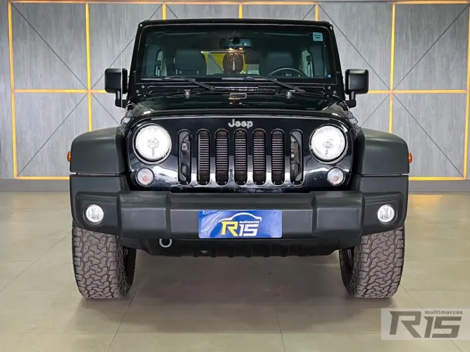 Jeep Wrangler Unlimited Sport 3.6 V6 284cv 4P 2015
