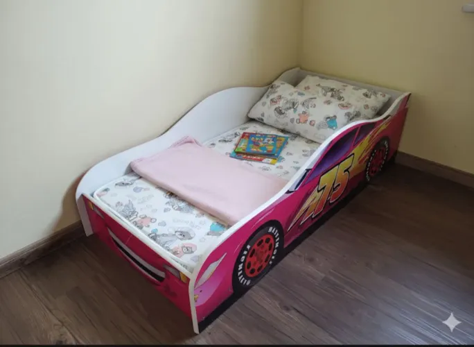 Cama Infantil Carro de Corrida Rosa - Excelente Estado! - Sonhos a Toda Velocidade! ?