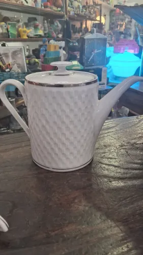 Conjunto Antigo Porcelana Branca Real com 6 peças