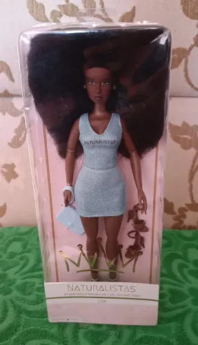 Boneca Naturalista Liya - Cachos e Coroa