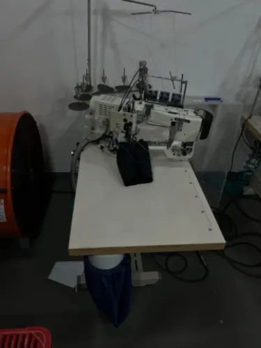 Maquina de Costura Flat Seamer Kansai Bi Volt 110/220 um total de Sete Maquinas disponívei