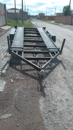 Reboque para transporte de veículos