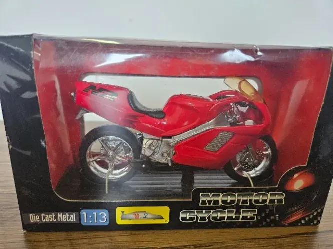 Moto miniatura NR 1:13