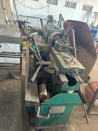 Máquina de Usinagem Industrial