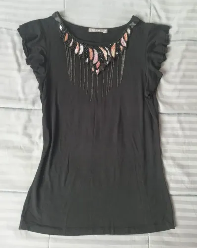 Blusinha importada com acessório<br>Tam 40<br><br>25,00