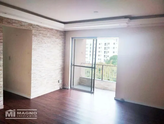Apartamento a venda próximo ao Metrô Guilhermina-Esperança e Avenida Amador Bueno, com 3 q