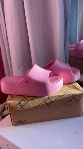 Melissa Plataforma Slide Rosa tamanho 38 (36 usa de boa)