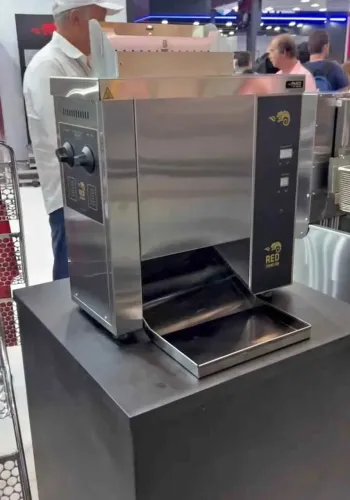 Tostadeira elétrica vertical Red Chameleon pronta entrega 100% nacional - Marcos 