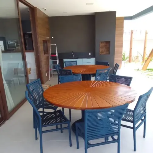 MESA PARA ÁREA EXTERNA, VARANDA, JARDIM COM CADEIRAS DE CORDA NÁUTICA
