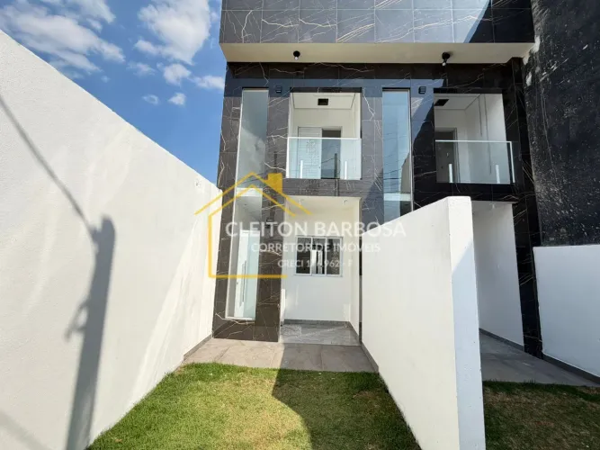 Sobrado Padrão 70 m² com 2 frente para 2 ruas fino acabamento Porcelanato - Franco da Roch