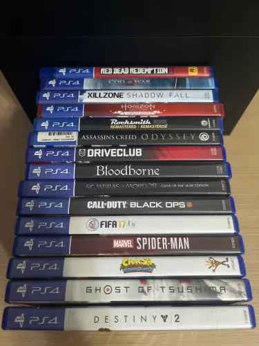 PlayStation 4 slim 500+ controle e 15 jogos (mídia física)