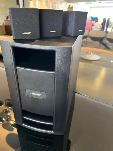 Conjunto Bose Top de Linha (Subwoofer + 3 Satélites) - Leia