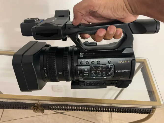 FILMADORA SONY HXR NX100