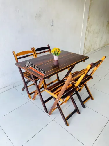 Conjunto de Mesa e Cadeiras Dobráveis Amadeiradas