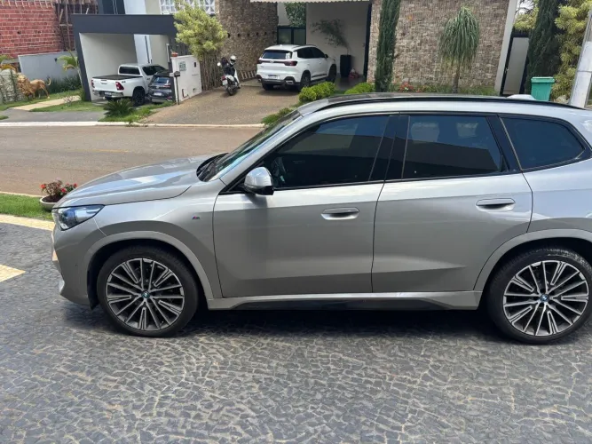 BMW IX1 Xdrive 30 M Sport (elétrico) 2024