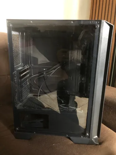 Gabinete gamer, Fans Rainbow RGB e Cooler para processador