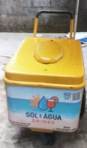 Carrinho pata sorvete ou bebidas ou salada de frutas