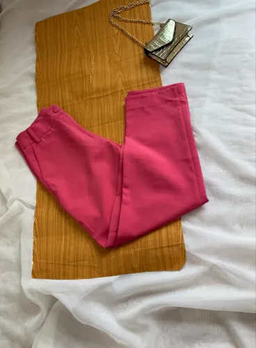 calça mom alfaiataria