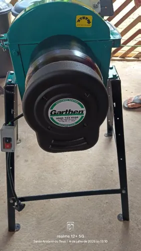 Vendo ótima Forrageira 127 v.