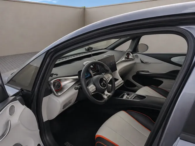 BYD Dolphin EV (Elétrico) 2025