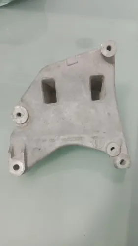 SUPORTE DO ALTERNADOR FIAT ARGO/TORO/CRONOS  1.8  ORIGINAL 