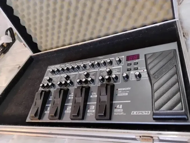 Pedaleira Boss ME 80 (com fonte original)