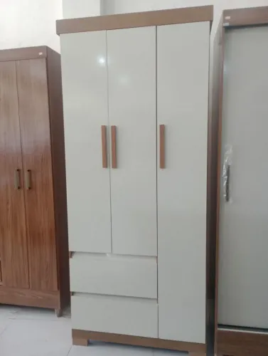 Roupeiro 3 portas e 2 gavetas moderno e espaço interno amplo entrega e montagem grátis