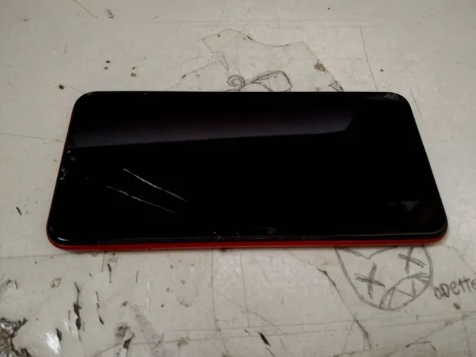 Celular Samsung A10 32gb não está ligando. Pra retirar peças. Não faço entrega.