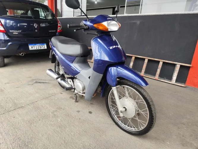 Honda Biz es ano 2002