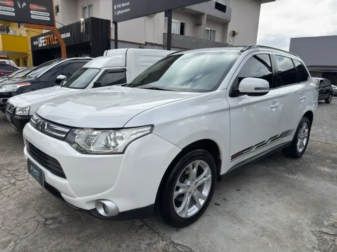 Mitsubishi Outlander 2.0 16V 160cv Aut. 2014