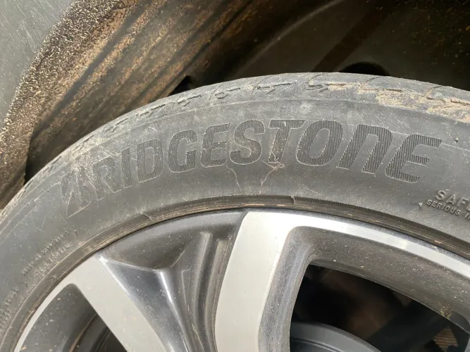PNEUS BRIDGESTONE 205/50 R 17 meia vida