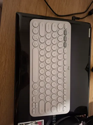 Teclado LOGITECH Pebble