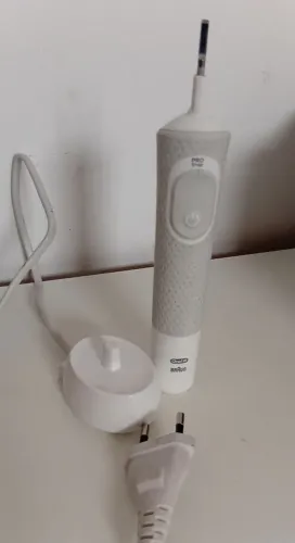 Escova dental elétrica oral b com carregador