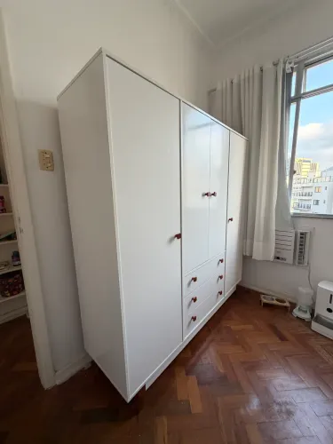 Guarda Roupa Retro
