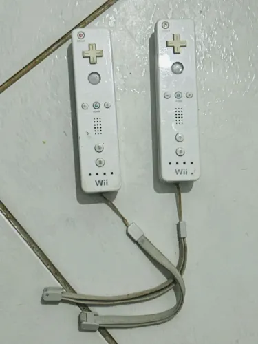 Controle Remote Plus + Nunchuk Nintendo Wii original 100 cada um, vindo buscar 