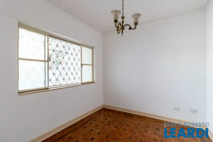 CASA ASSOBRADADA - ACLIMAÇÃO - SP